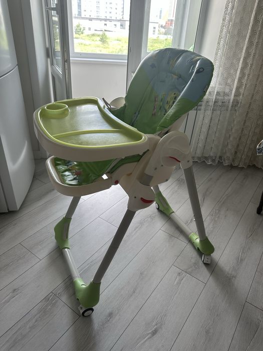 Стульчик для кормления в отличном состоянии