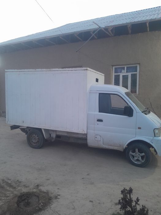 Dongfeng gruzavoy yili 2007