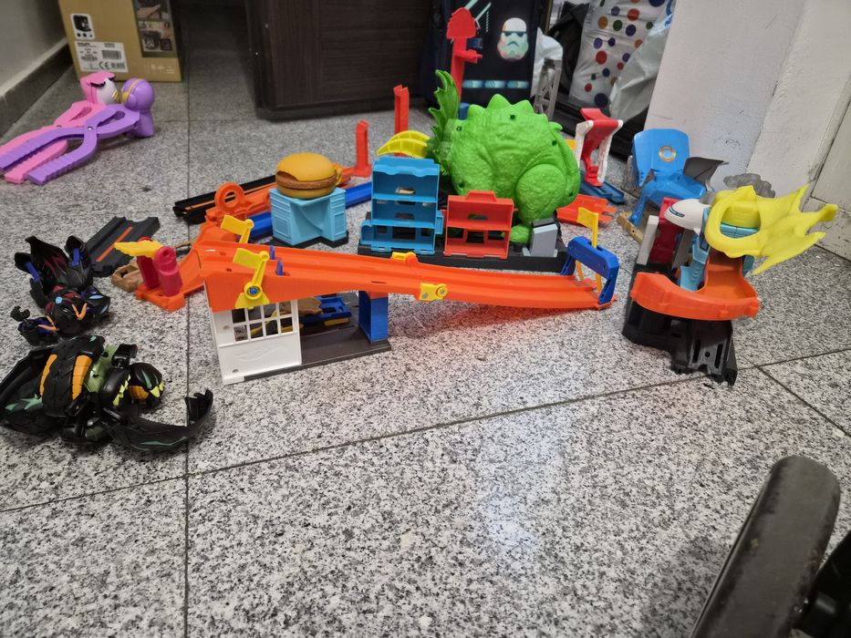 Trasee Hot wheels noi