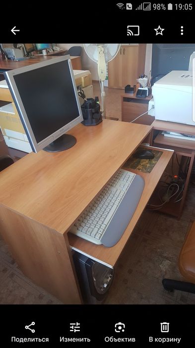 Продам б у компьютерный стол