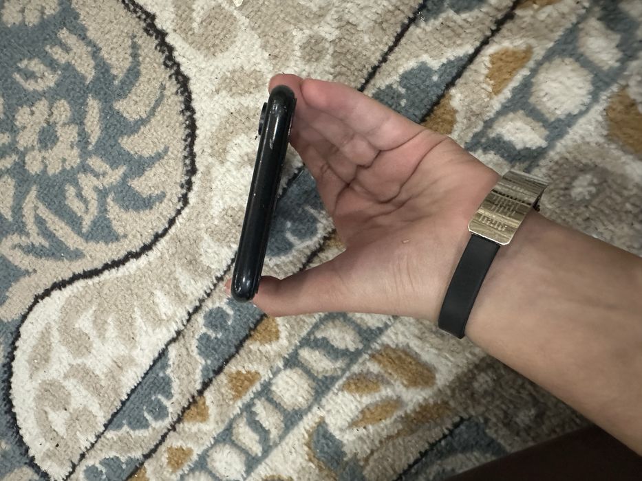 Продам Apple iPhone XR 64GB...