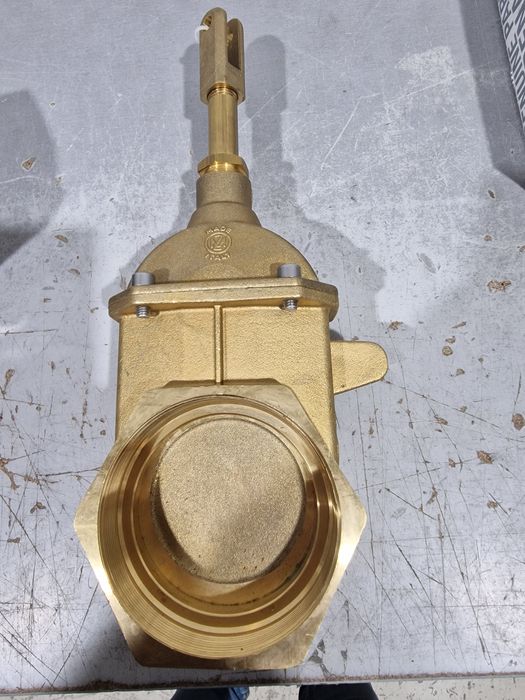 Vana robinet 4 toli import Italia original preț 1250 lei cu tva se poa