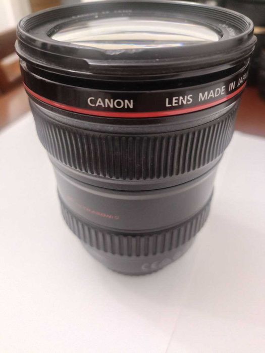 Объектив  Кенон EF 24-105 mm 1 : 4 L USM (Япония)