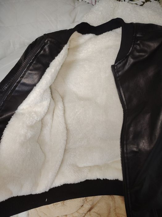 Продам детскую куртку