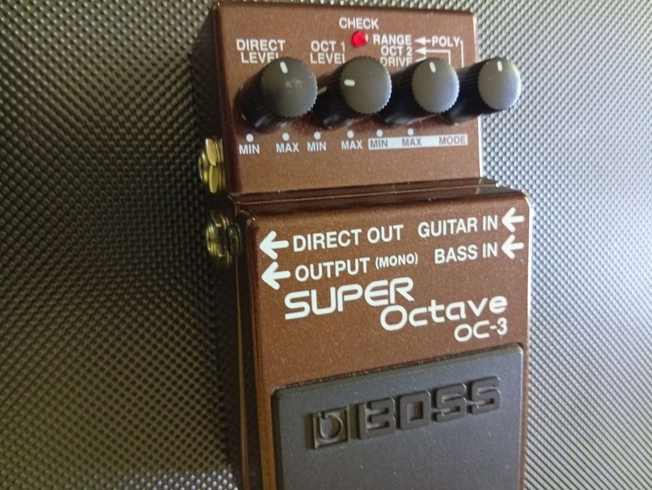 Продавам BOSS SUPER octave oc -3