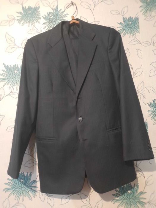 Продам мужской костюм троечка