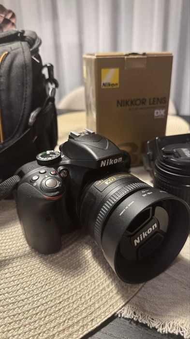 Nikon D330 +35mm f1.8 + 18-55 mm+ geantă transport