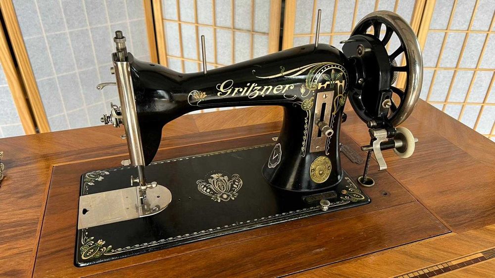 Mașină de cusut GRITZNER vintage - restaurată, funcțională 100%