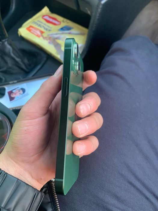 Айфон 13 в идиалном состаяни 128 гб