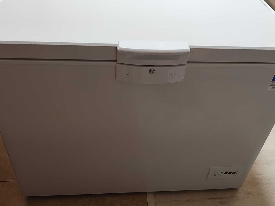 Lada frigorifica BEKO