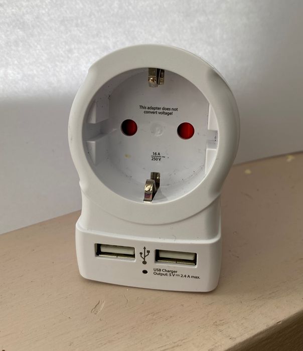 SKROSS адаптер за контакт USA САЩ 2 USB