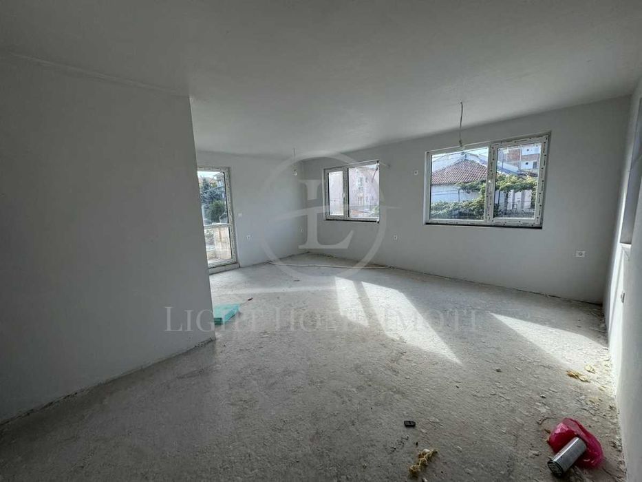 Продава се Тристаен апартамент в Пловдив, Прослав - 101 кв.м за 1238 €/кв.м - Снимка #1