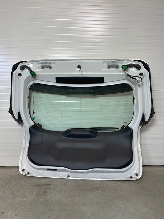 Toyota Yaris Cross заден капак