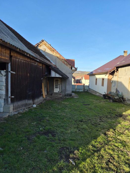 Case de vanzare la tara in jud. Bistrita N