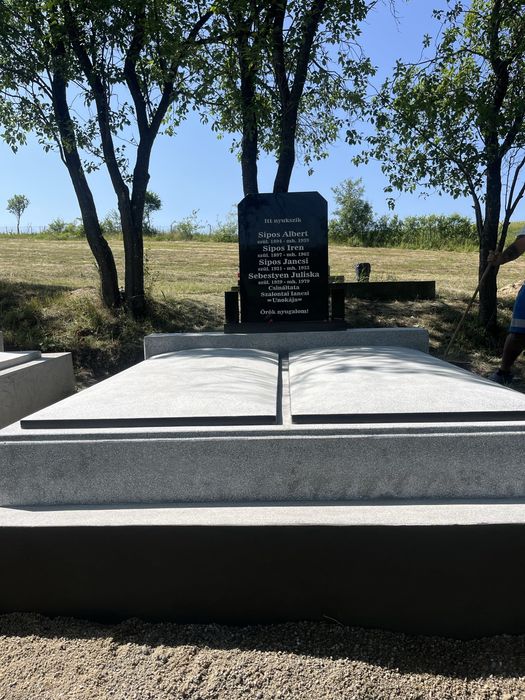 Monumente/Construcții  funerare din Granit ,Marmură si Mozaic