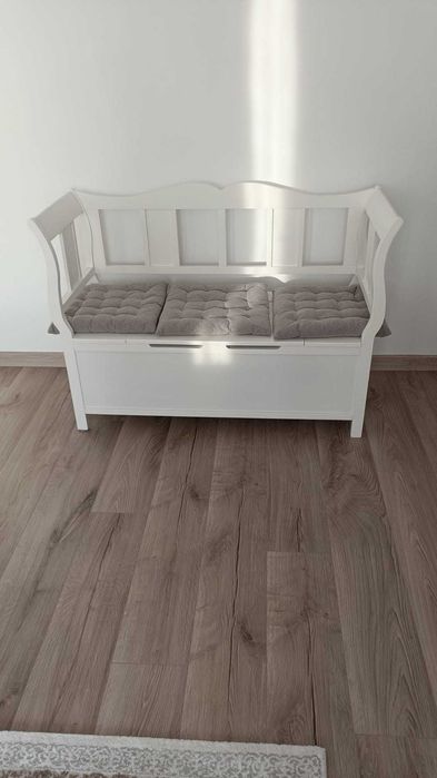 Bancheta de vanzare - mobilier - aproape noua- Piatra Neamt