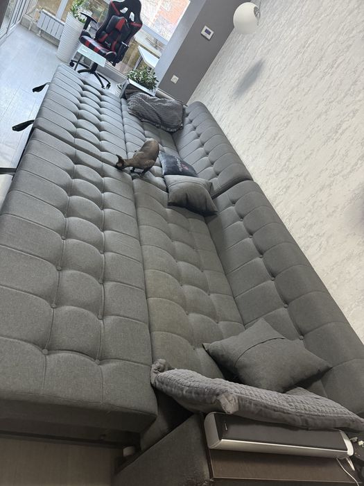 Продам диван раскланой с приставкой kaspi red