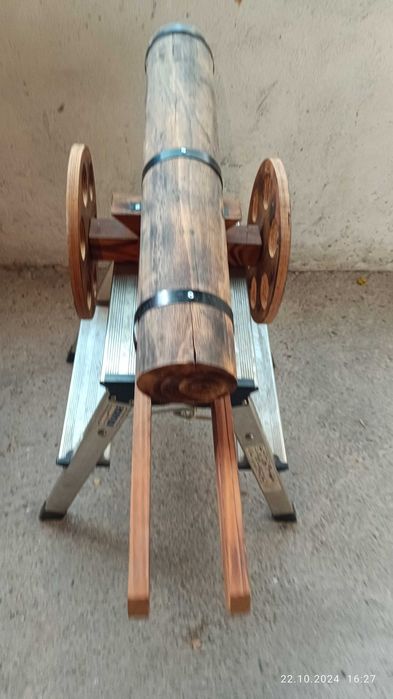 Продавам декоративно дървено топче.