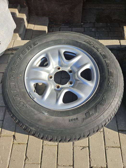 Продам комплект из 5 дисков с шинами