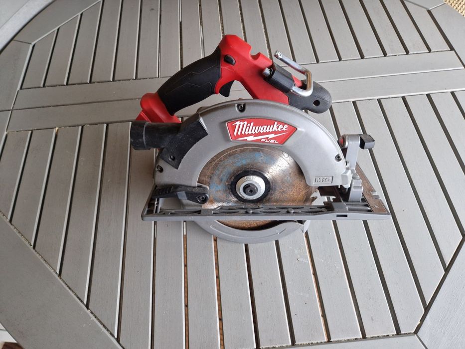 Milwaukee ccs66 fuel defect