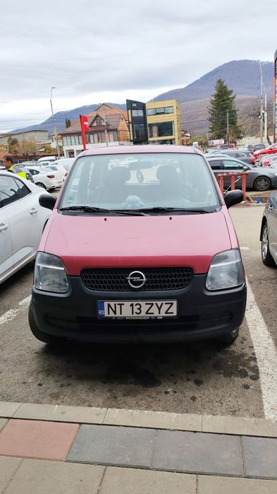 Vând Opel agila in stare foarte buna.