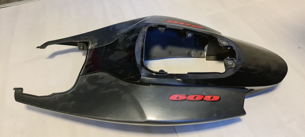 Carena  codita  Suzuki GSXR 600 anii 2006 2007  k6 k7 carene