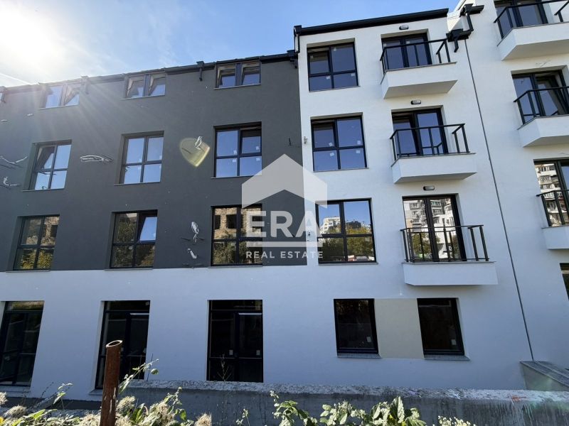 Продава се Тристаен апартамент в Варна, Кайсиева градина - 83 кв.м за 1476 €/кв.м - Снимка #4