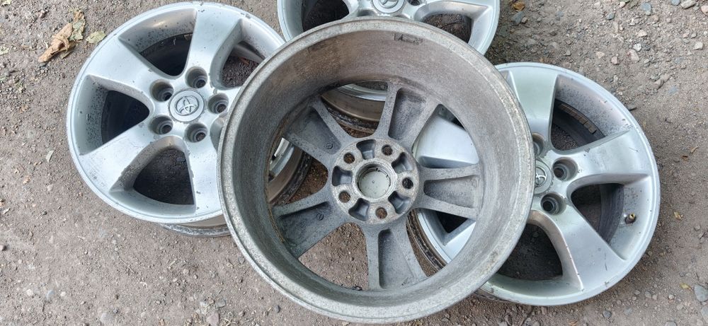 Комплект оригинальных дисков R16. Toyota