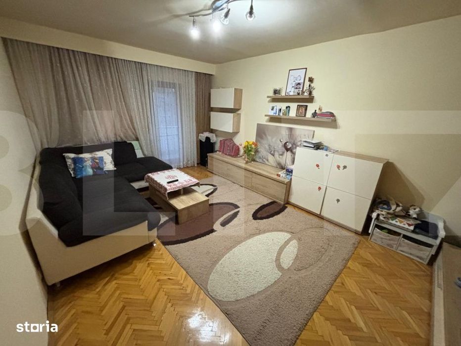 Apartament 3 camere, zona 300
