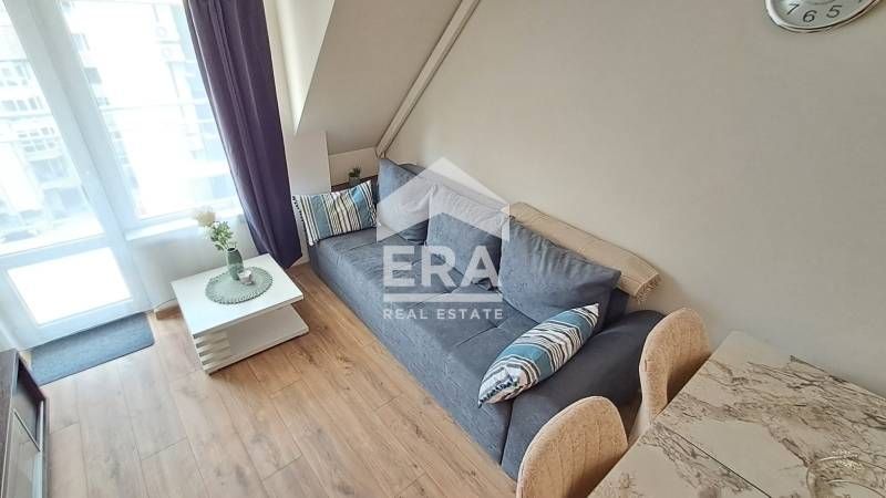 Тристаен, ексклузивен, обзаведен апартамент под наем, с южно изложение