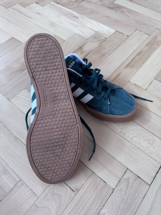 Спортни обувки adidas