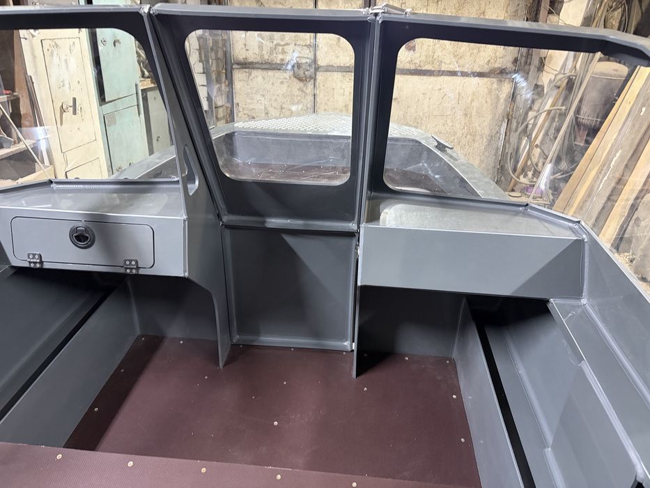 Моторная лодка из ПНД