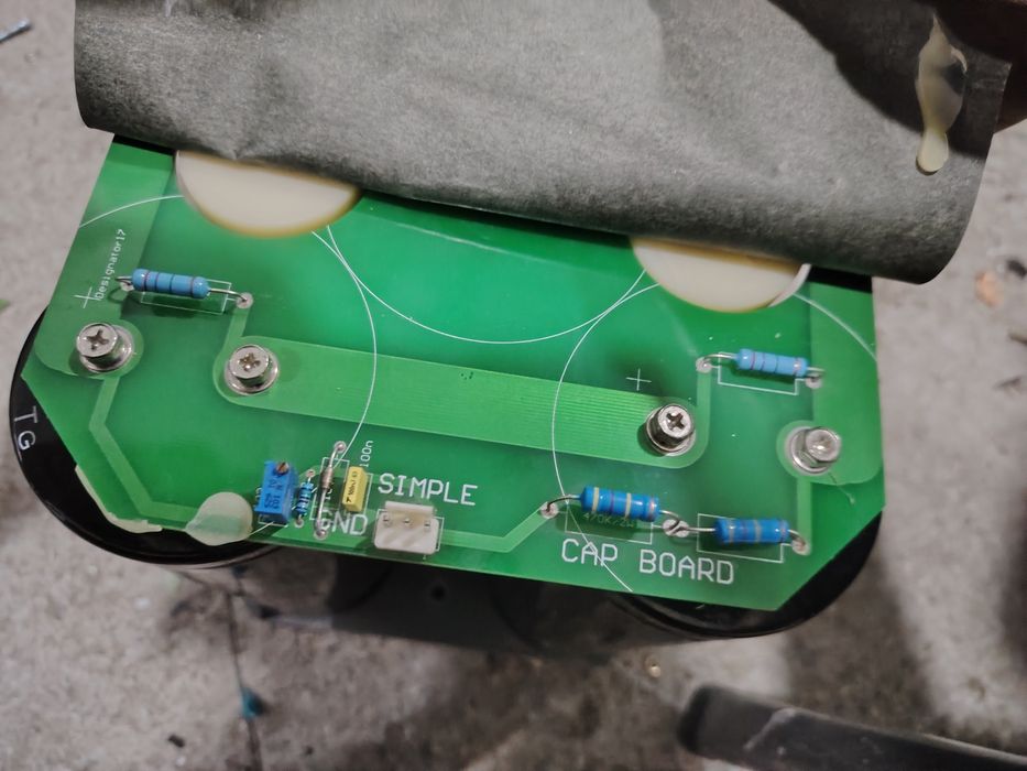 CD272X конденцатор электролитический 
350v12000uF 
+85oC 3
CD272X 
350