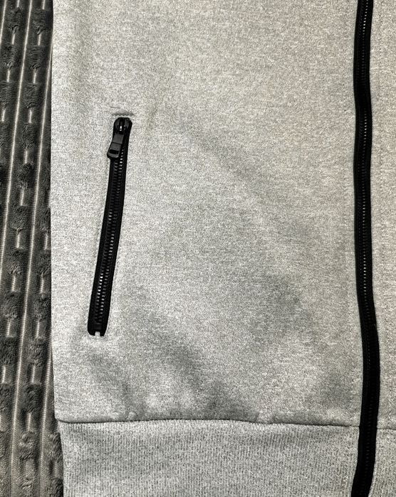 Мъжки Суичър Сив М-Размер [НОВО]