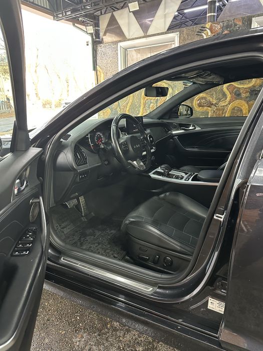 Продается KIA STINGER 3.3