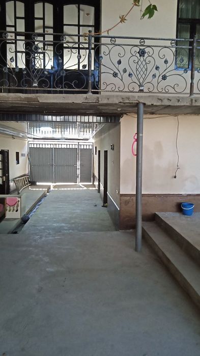 Уй сотилади 8 сотиҳ