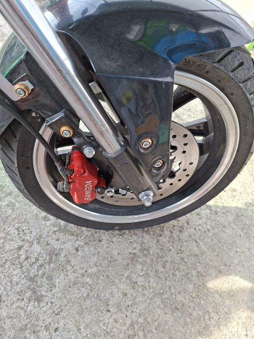 Vand scuter electric