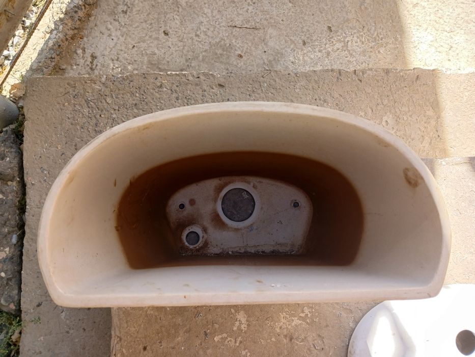 Бачок от унитаза