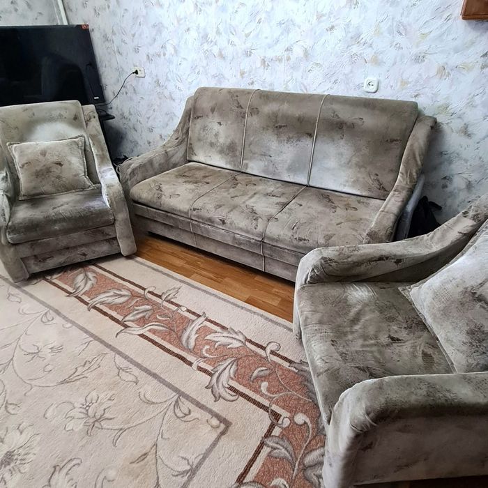 Отдам диван с креслами