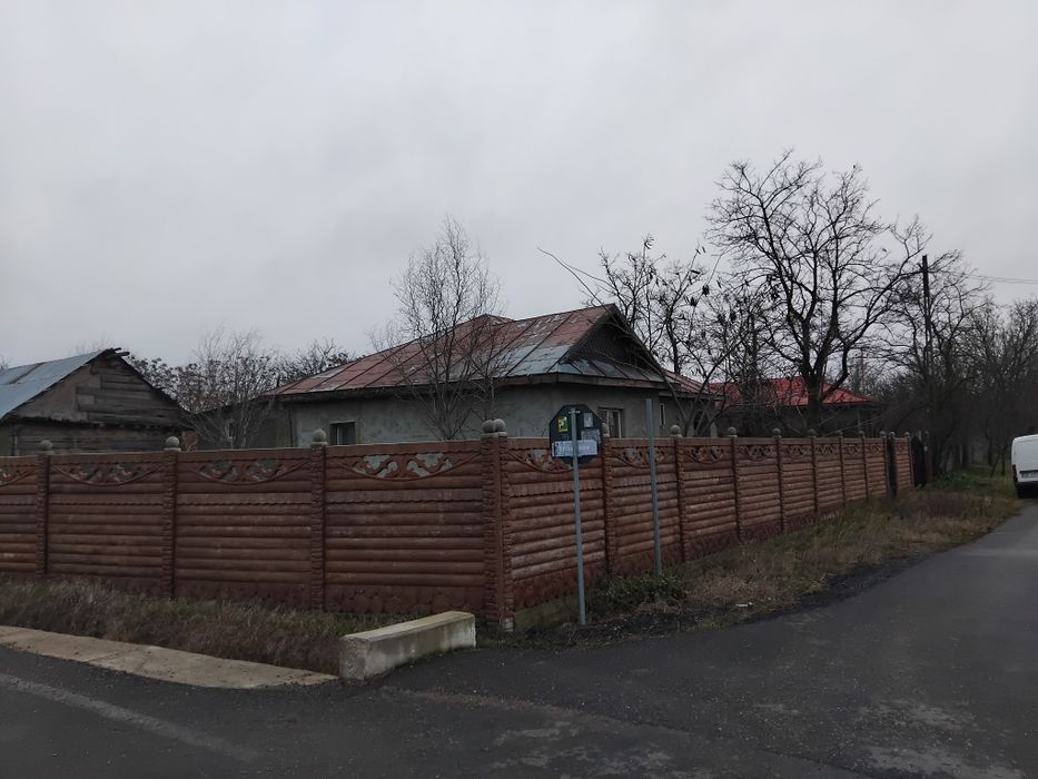 Casa de vanzare cu toate utilitatile