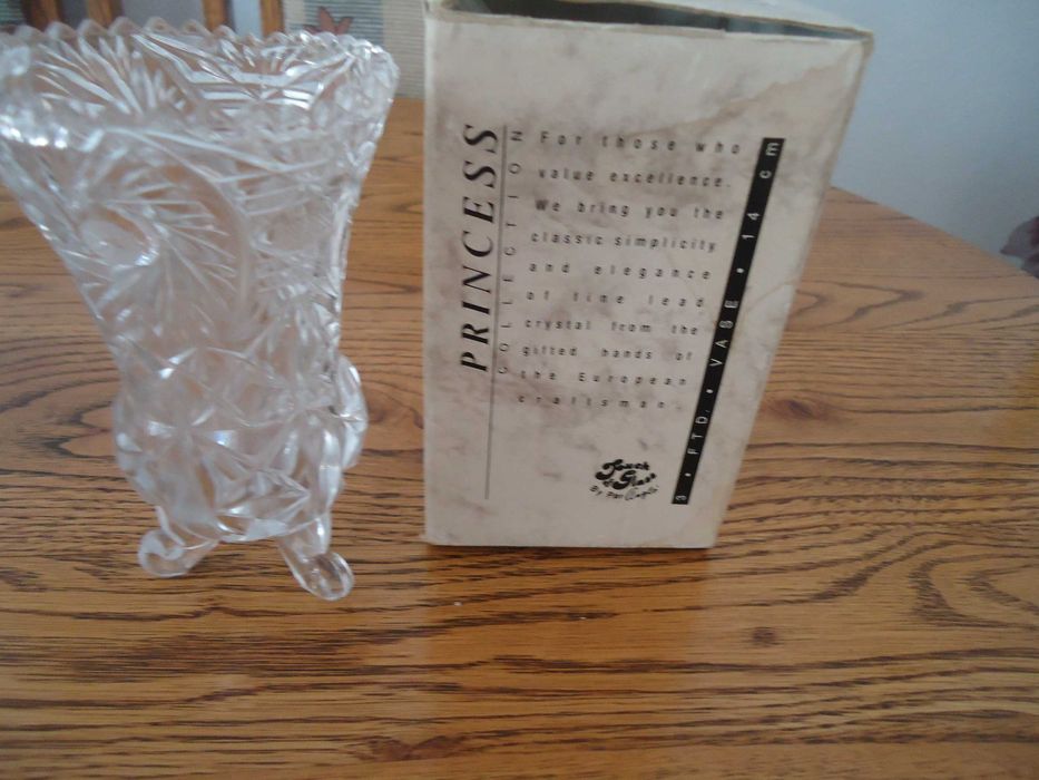 Стара кристална ваза