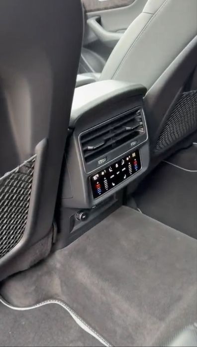 Audi Q8 variante +_