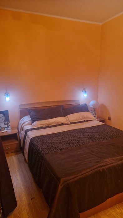 Casă complet renovată, grădină și curte mare  .