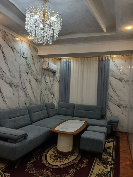 Amir Temur metro yonida 1xonali kivartera bor