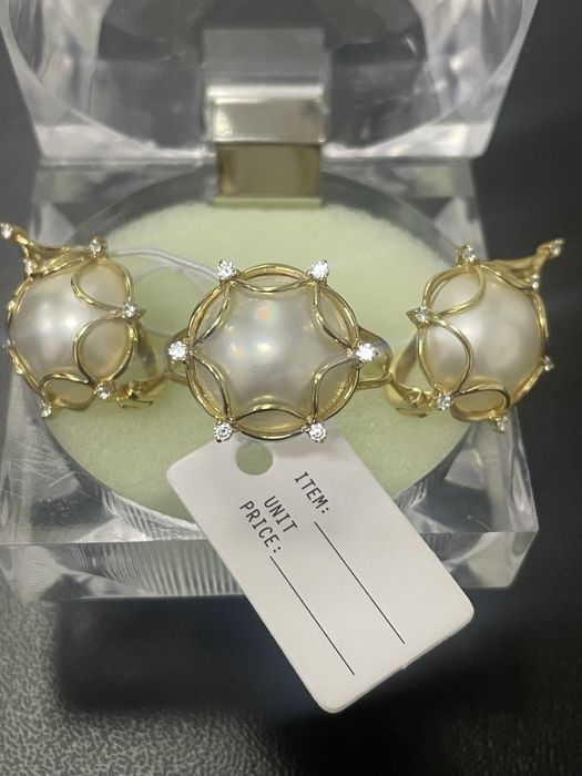 Комплект с жемчугом, золотой  585 пробы. Серьги и кольцо.