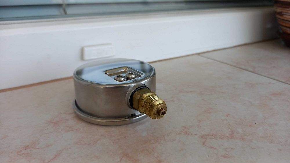 Универсален манометър - радиален ф63 с глицерин 0 - 250 bar, 3500 psi
