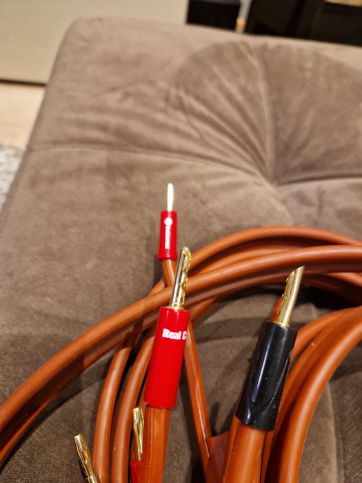 Кабели Van den Hul за озвучителни тела / тонколони