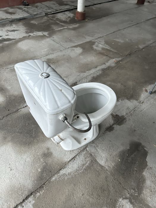 Продам унитаз