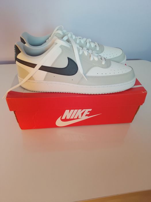 Vând adidași de piele Nike,mărimea 47.5,noi