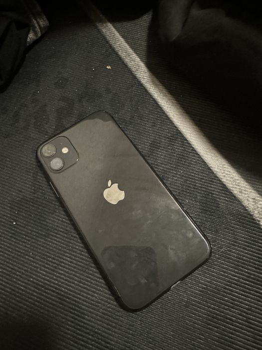 Айфон 11 продается срочно